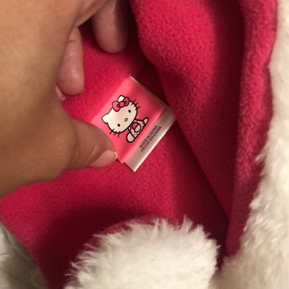 Hello Kitty winter hat - Picture 4 of 4